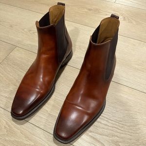 Magnanni slip-on boots. Size 9-1/2M. Red brown in color. Rarely used.